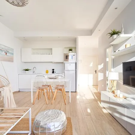 Sunset Charming With Jacuzzi توريمولينوس